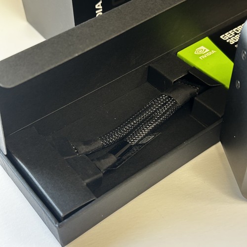 NVIDIA GeForce RTX 3080 Founders Edition 10GB GDDR6X Graphics Card - PG133A - Bild 2 von 7