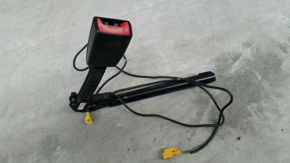 Mercedes W211 E-Class Front Left Seat Belt Seatbelt Buckle 