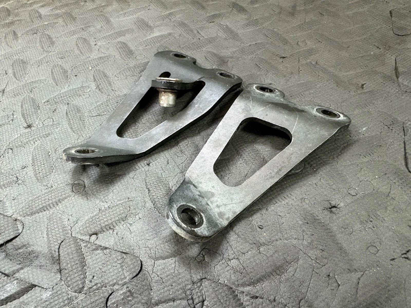 2016 KTM 250 350 SXF OEM UPPER ENGINE MOTOR MOUNTS HANGERS SET 79003013000