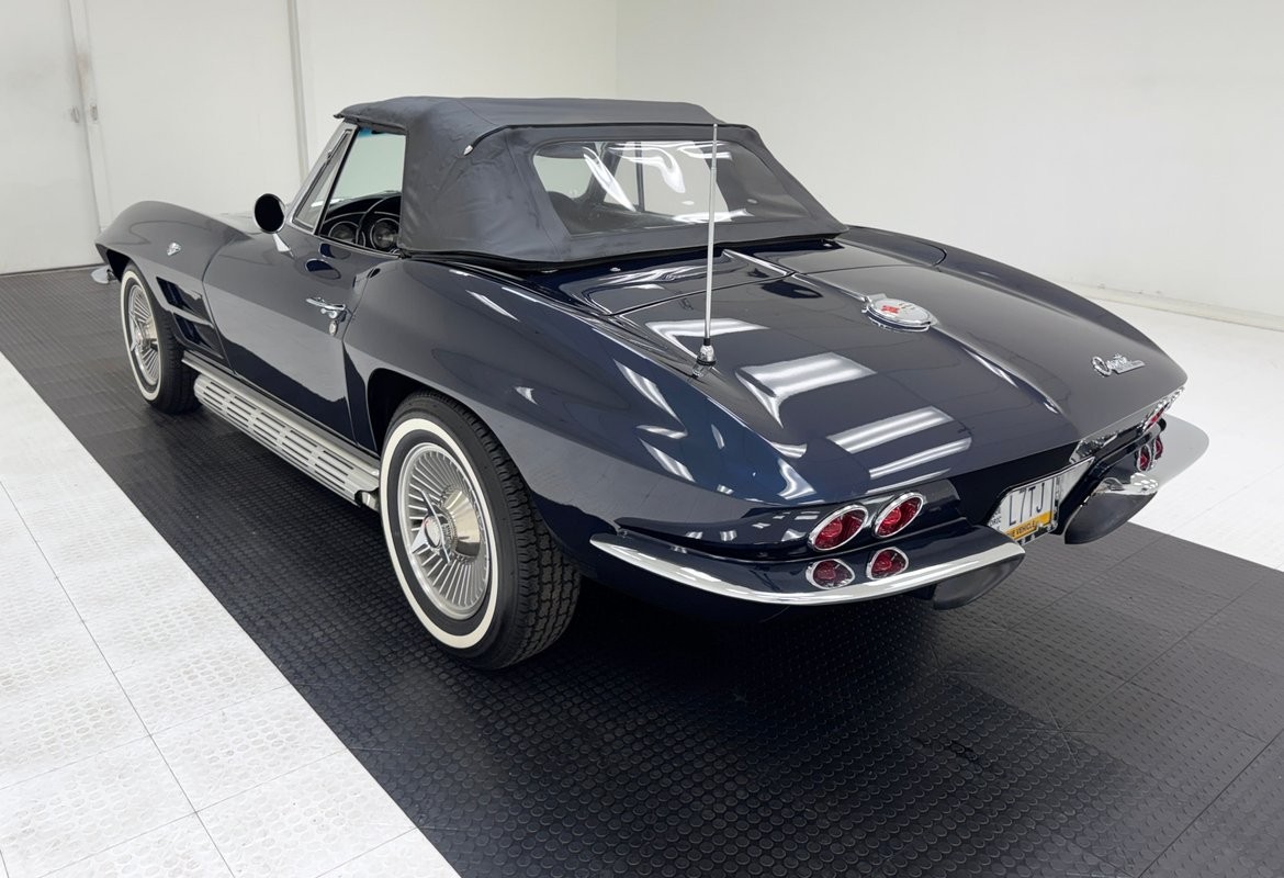 1963 Daytona Blue Metallic Chevrolet Corvette   | C2 Corvette Photo 2