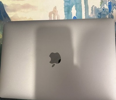 Late 2020 MacBook Air 13  M1 8 GB Ram/256 GB SSD / 93% BATTERY