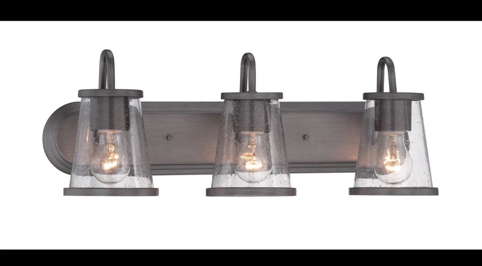 Designers Fountain 87003 Darby 3 灯 24 英寸宽浴室梳妆灯 - 风化 — 第 3/3 张图片