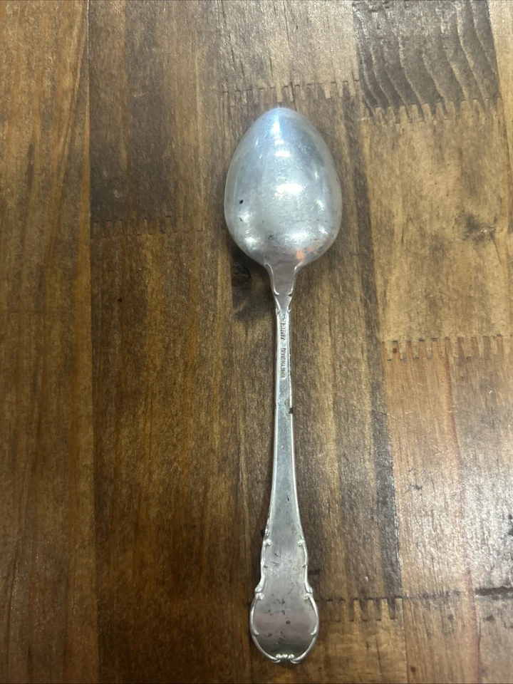 Cucharadita victoriana moderna de plata de ley Lunt 4,5" 11,85 gramos Foto 2 de 4