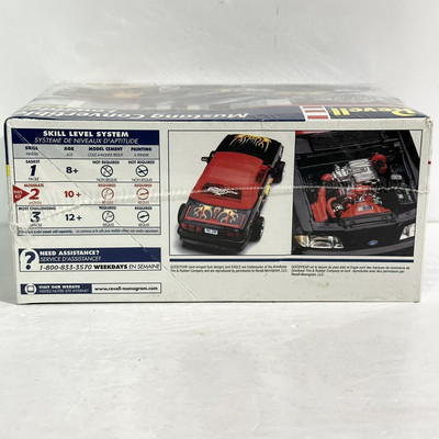 ミニカー REVELL 1988 ALL RIGHTS RESERV ED Vintage Revell Mustang Convertible Lowrider Kit 1:24 85-2345