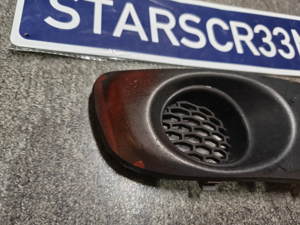 Cubierta de luz antiniebla del lado del pasajero Subaru Impreza 1998-2001 Foto 3 de 4