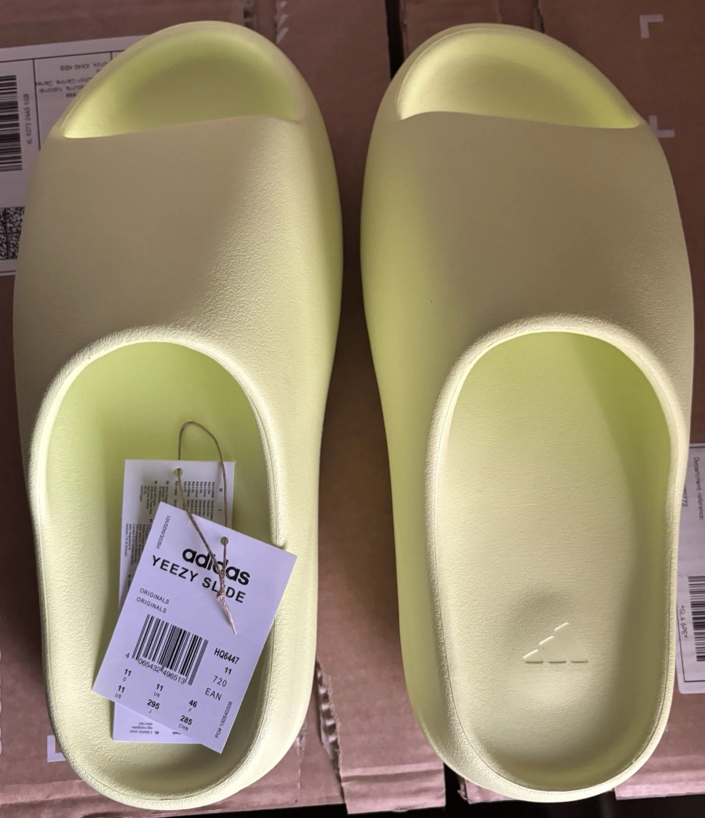 Scivolo Yeezy verde brillante taglia UK 11