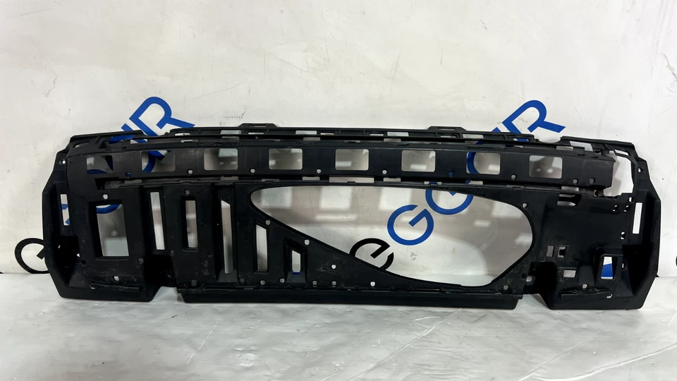 Soporte de cubierta de parachoques trasero Mercedes-Benz E300/E400 2017-2019 | central | sedán OEM Foto 2 de 4