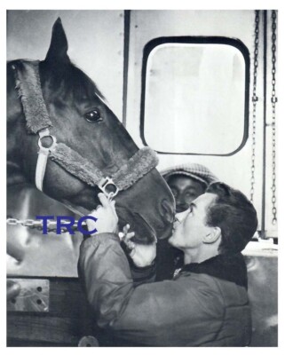 NEW! SECRETARIAT RON TURCOTTE & EDDIE SWEAT -OFF TO KENTUCKY ORIGINAL 8X10 PHOTO