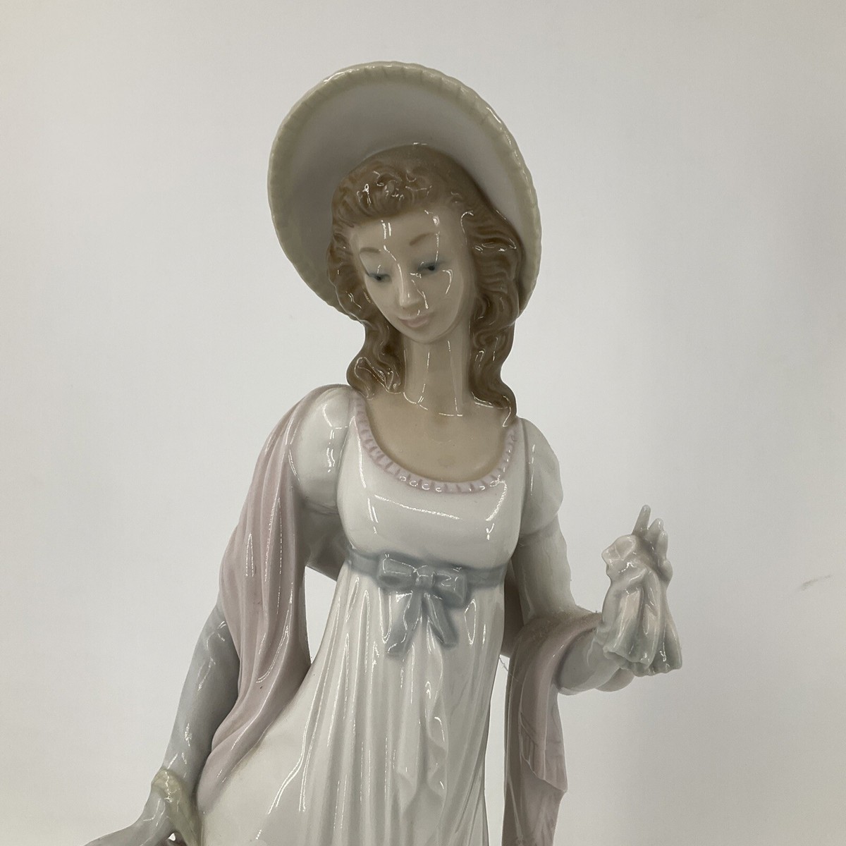 スポーツ LLADRO Lladro Boy With Fly Swatter Porcelain Figurine By Nao Lladro Hand