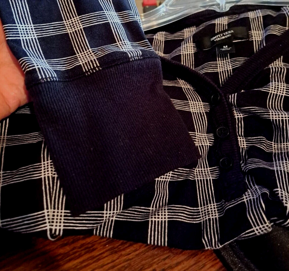 CAMISÓN MUJER TALLA MEDIANA MANGA LARGA ESTAMPADO NEGRO PUNTO VERA WANG Foto 4 de 4