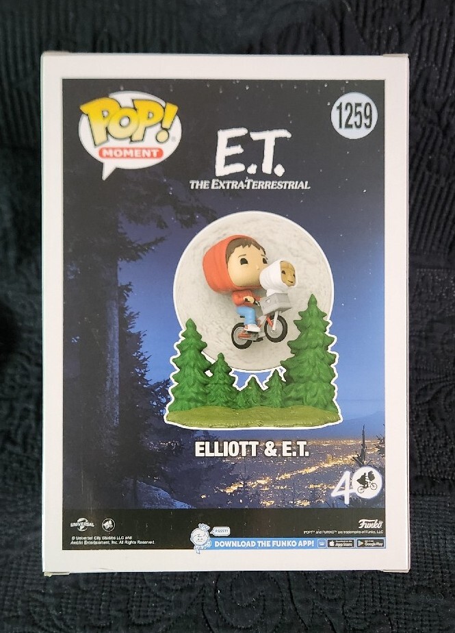 Funko Pop! Moment E.T. 40th Anniversary Elliott and E.T. Flying