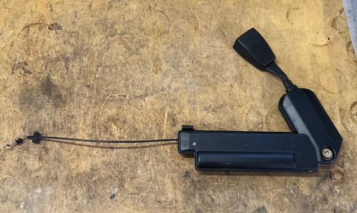 BMW Gurtstrammer 8127712 rechts 5er E34 7er E32 Gurtstraffer