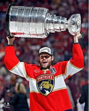 Carter Verhaeghe Panthers Unsigned 16x20 2025 Stanley Cup Champ Raise Cup Photo