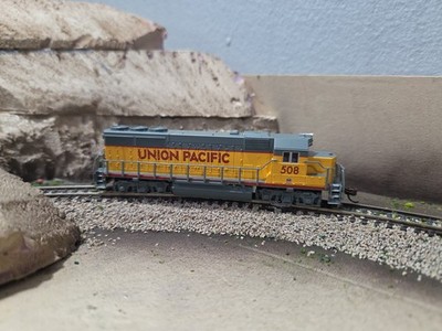 BACHMAN N SCALE UNION PACIFIC LOCOMOTIVE ITEM# 63562 EMD GP40 W