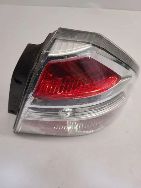 Luz trasera derecha pasajero Chevrolet Aveo 09-11 lente transparente Ntbk OEM Foto 2 de 4