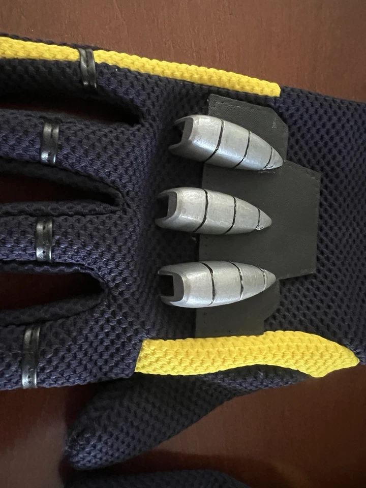 Deadpool & Wolverine - Guantes Wolverine con hojas de nudillos impresas en 3D personalizados Foto 3 de 3