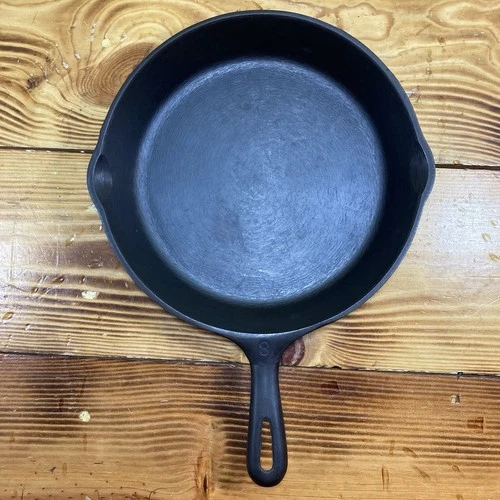 Griswold No. 8 Cast Iron Skillet Double Spout Small Block Logo Pan