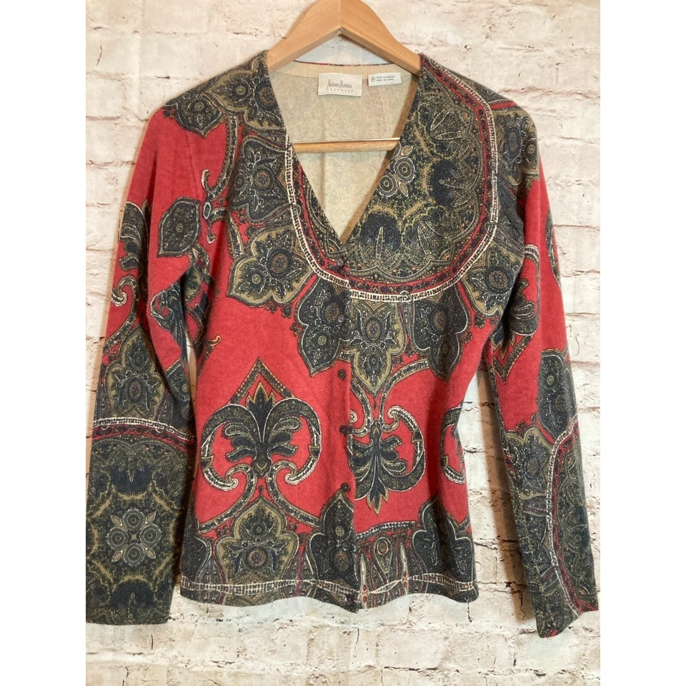 Suéter de cachemir Neiman Marcus para mujer mediano rojo cachemir botón delantero cárdigan Foto 2 de 4
