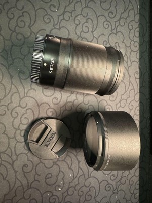 Nikon NIKKOR Z 85mm F1.8s 110725