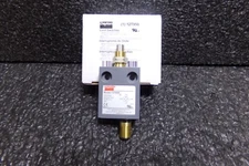 DAYTON Plunger General Purpose Limit Switch; Location: Top, 12T950 (HH)
