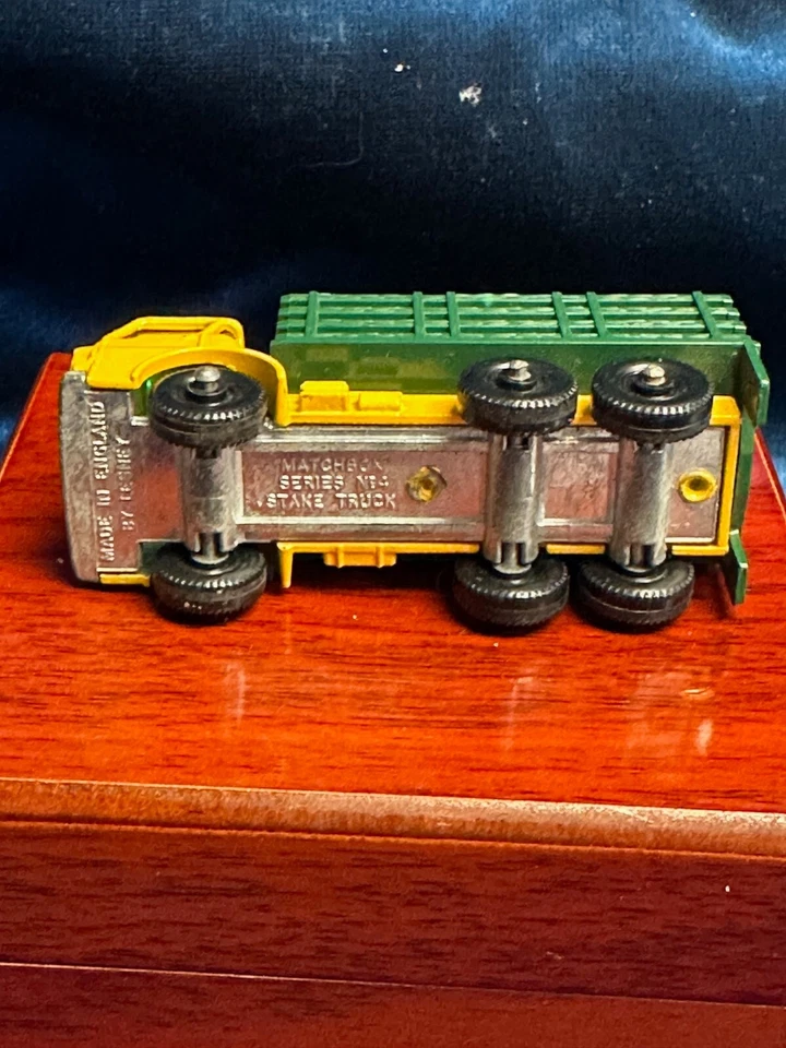 👀 Lesney Matchbox 1970 #4 Dodge Stake Truck NEAR MINT 👀 - Image 3 of 3