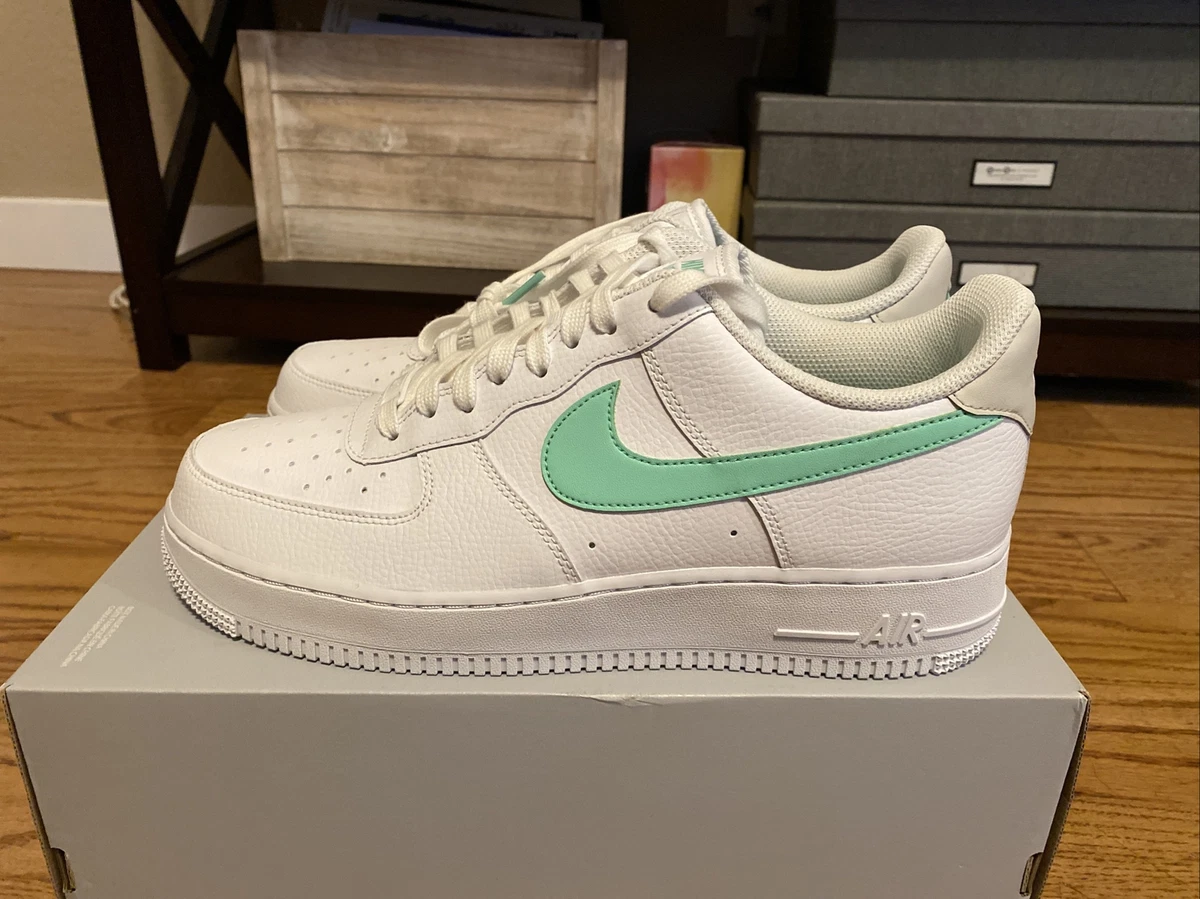 Nike Wmns Air Force 1 '07 'White Green Glow