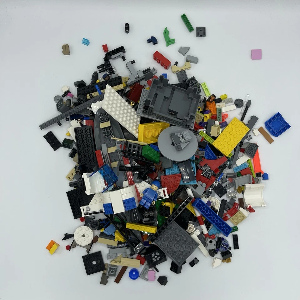 LEGO Bulk Lot 2 Lbs Bricks Pieces Parts Genuine Minifigures Batman Space Shuttle - Image 3 of 4