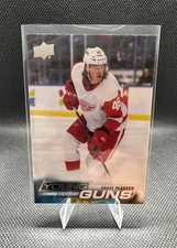 2022-23 Upper Deck Series 1 - Young Guns Chase Pearson #244 (RC)
