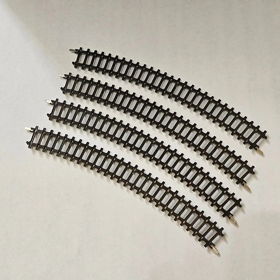 Marklin Z 8521 Four 30 Degree Curve Tracks - Image 2 of 2