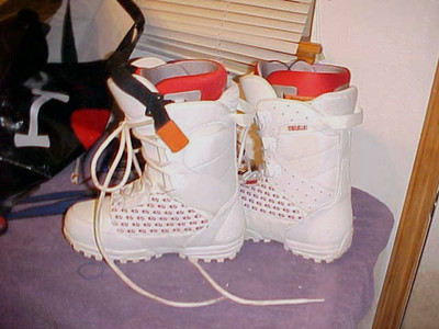 Womens Thirtytwo 32 Lashed Snowboard Boots, Size 8.5, white lace up, Used Once