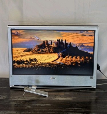 Vintage 2005 Sony WEGA KLV-S23A10 23  720P LCD TV Working With Wall Arm Mount