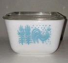 PYREX Butterprint Amish Refrigerator Dish 0501 W/Lid. Turquoise on White