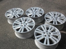 one 19" Land Rover Discovery LR4 19" Wheel, one 19 inches Land Rover Discovery