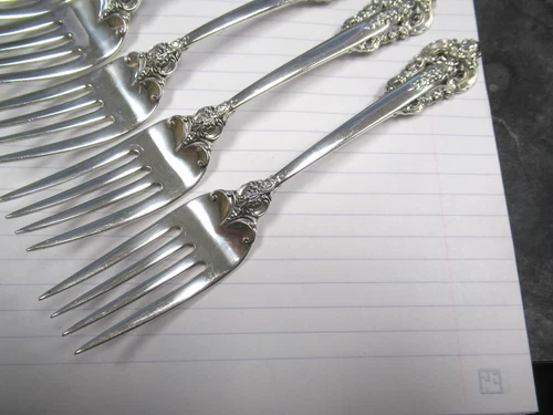 (1) Wallace Grande Baroque Sterling 6 1/2" Salad Fork No Monos 1.4ozs Excellent!