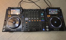 2x Pioneer CDJ 2000NXS2  DJM 900NXS2 system w/Flight cases, Excellent condition