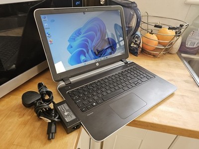 Silber HP Pavilion 15p Intel Core i3 240GB SDD 8GB RAM Win 11 Webcam HDMI Laptop