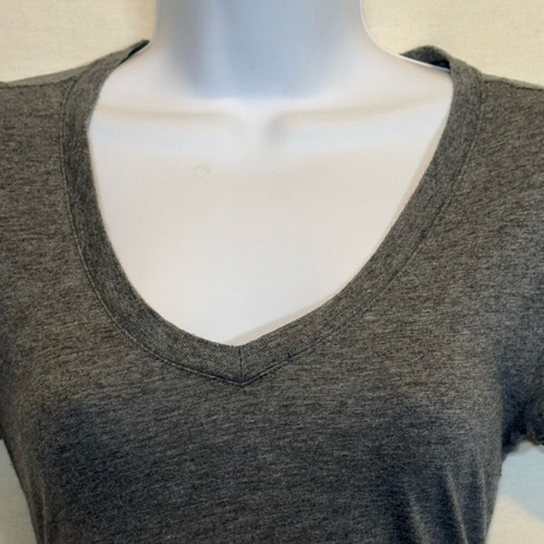 D-155 Forever 21 Szara koszulka z dekoltem w serek z krótkim rękawem rozmiar S - Zdjęcie 5 z 13