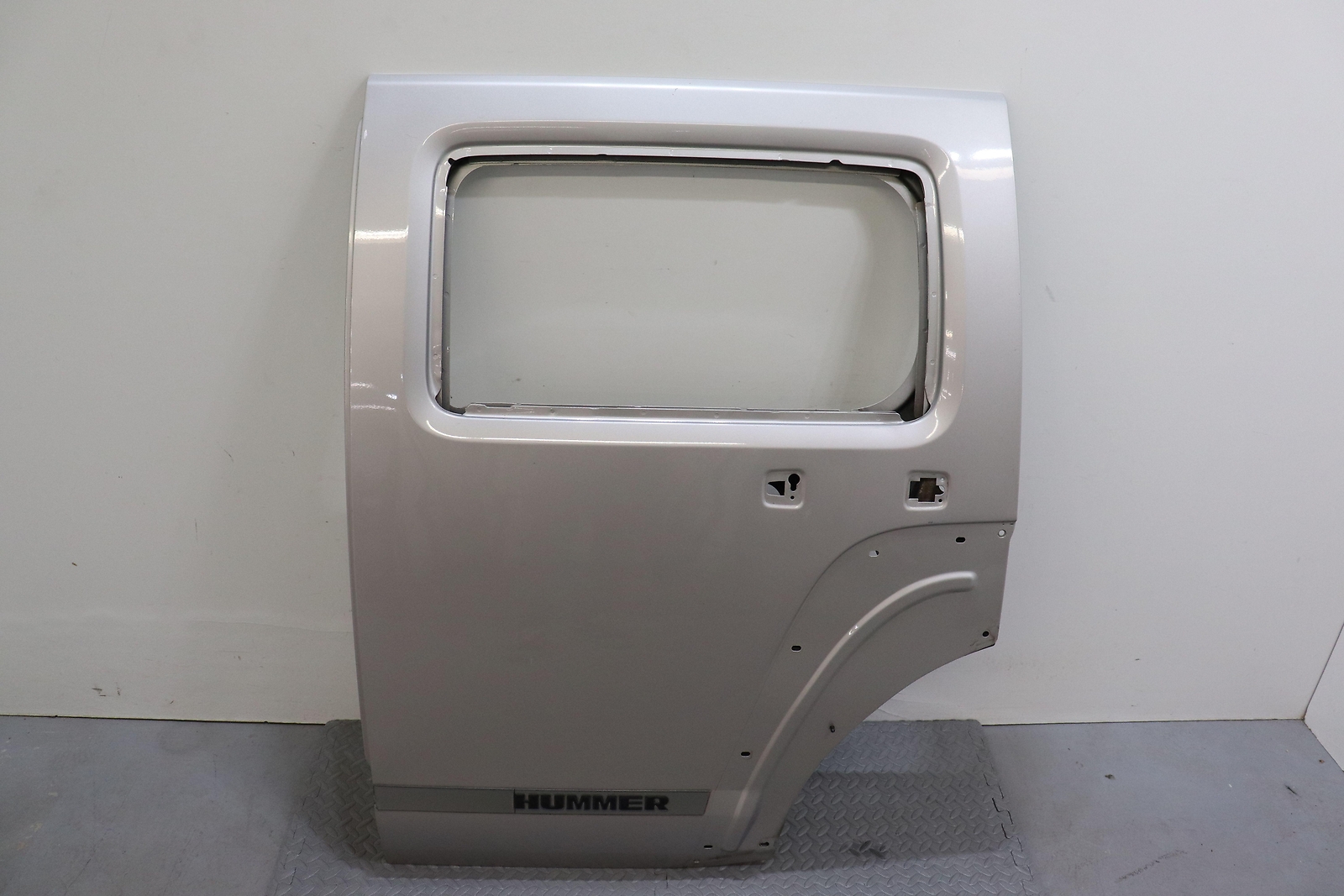 2006 - 2010 HUMMER H3 REAR LEFT DRIVER SIDE DOOR SHELL OEM GRAY_59U