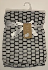 NEW Stylish Baby Soft Flannel Fleece Baby Infant Throw Blanket in White & Black