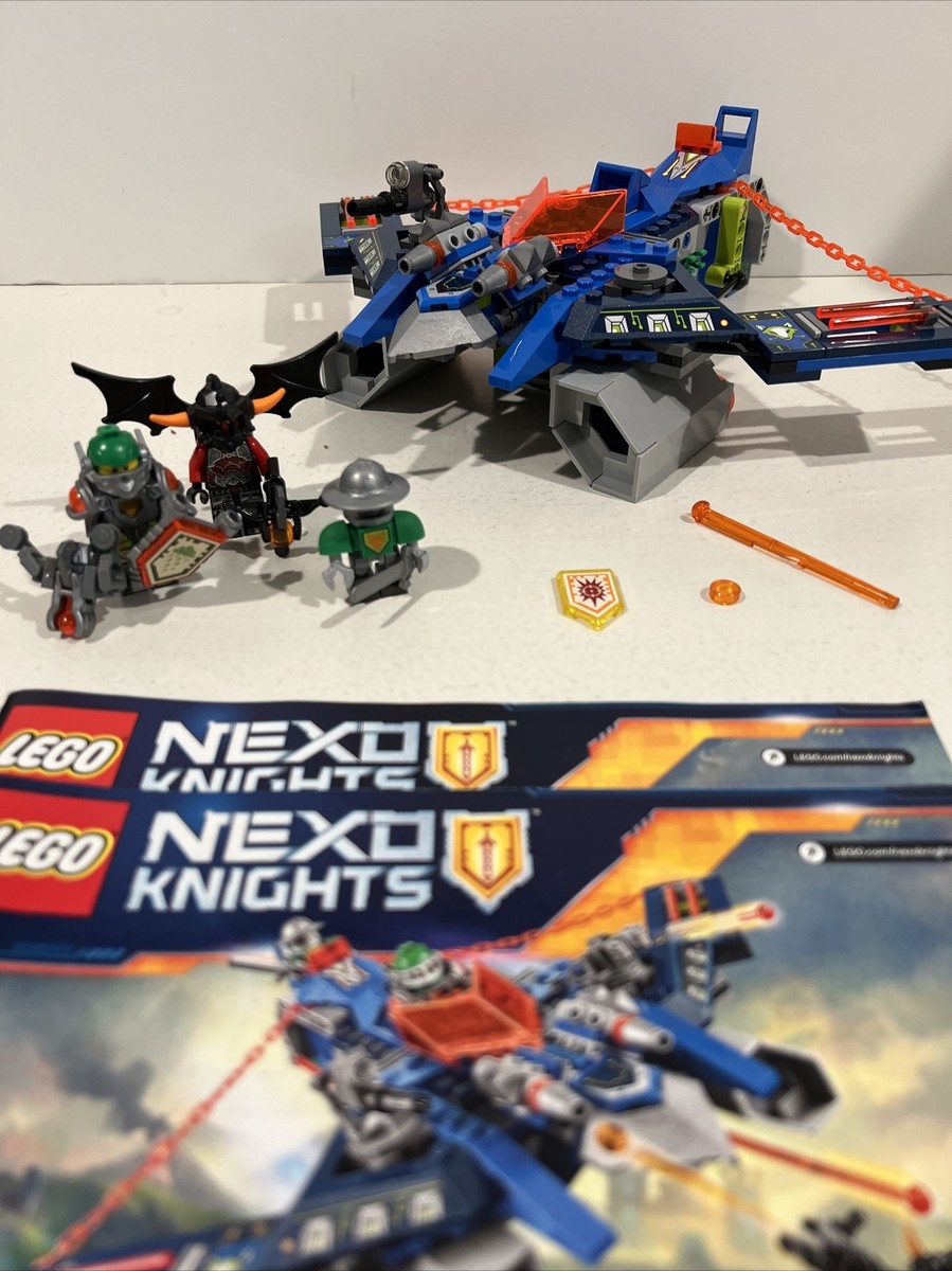 LEGO NEXO KNIGHTS AARON FOX'S AERO-STRIKER V2 (70320) USED 100