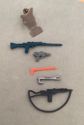 Star Wars Accesory Lot of 6 items - Guns , Saber , Bib Armor, Medical ...