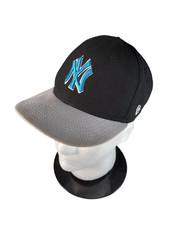 New York NY Yankees MLB New Era 9Fifty Youth Size Strapback Adjustable Hat Cap