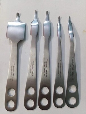 V Mueller Hohmann Retractors