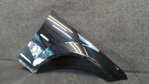 E52-081* Mercedes-Benz W204 C-Klasse  Kotflügel Rechts  197 Obsidian schwarz Met