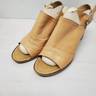 Sophia Milano Sandal Size 8 Leather Sling Back Open Toe Sandal Camel Tan Color