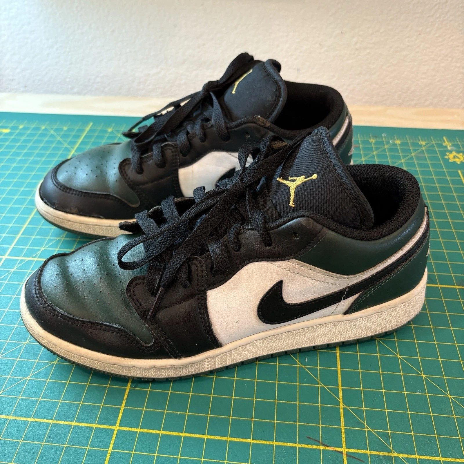 Nike Jordan 1 Low Noble Green (GS) verde nero bianco bambino grande taglia 6 5 anni