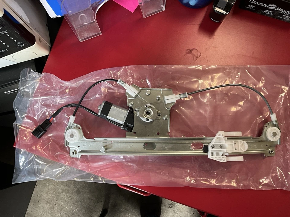 Motor de janela de energia e conjunto regulador - 4 portas TRQ serve para Toyota Camry 1992 - Imagem 2 de 4