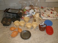 LOT OF CHILDREN'S PLAY FOOD PIECES PLASTIC  ALUMINUM