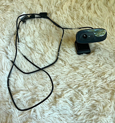 Logitech C270 HD 720p Webcam USB 2.0 30 fps Clip-On Built-In Mic Black