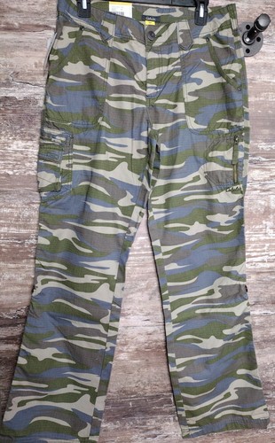 NWT Cabelas Womens Camouflage Cargo 